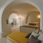 Potamos Luxury House, Private Pool, Santorini *