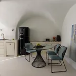 Potamos Luxury House, Private Pool, Santorini Villa *