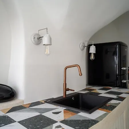 Potamos Luxury House, Private Pool, Santorini