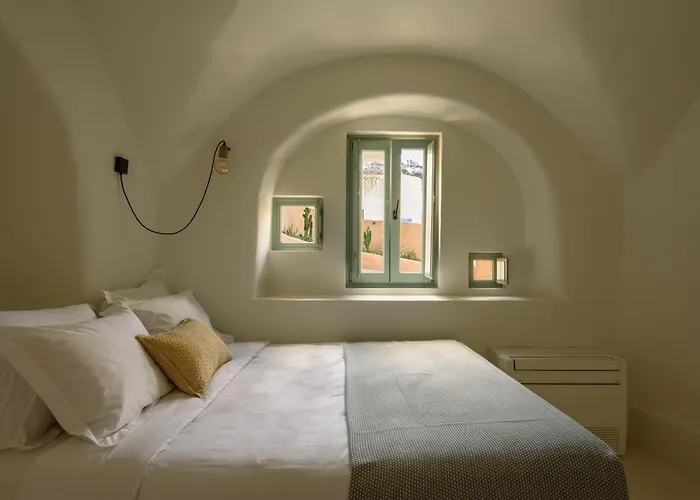 Potamos Luxury House, Private Pool, Santorini