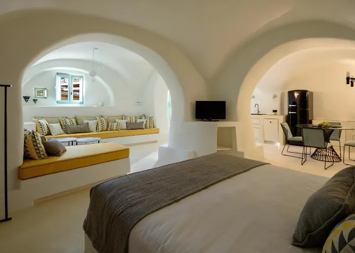 Potamos Luxury House, Private Pool, Santorini