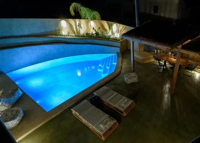 Potamos Luxury House, Private Pool, Santorini