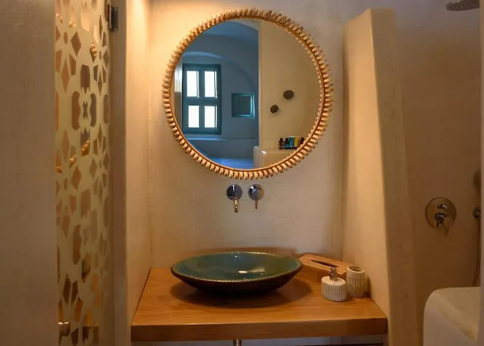 Potamos Luxury House, Private Pool, Santorini *