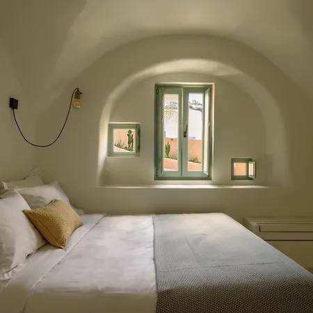 Potamos Luxury House, Private Pool, Santorini