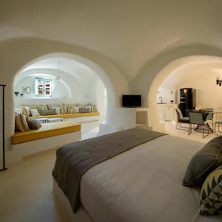 Potamos Luxury House, Private Pool, Santorini